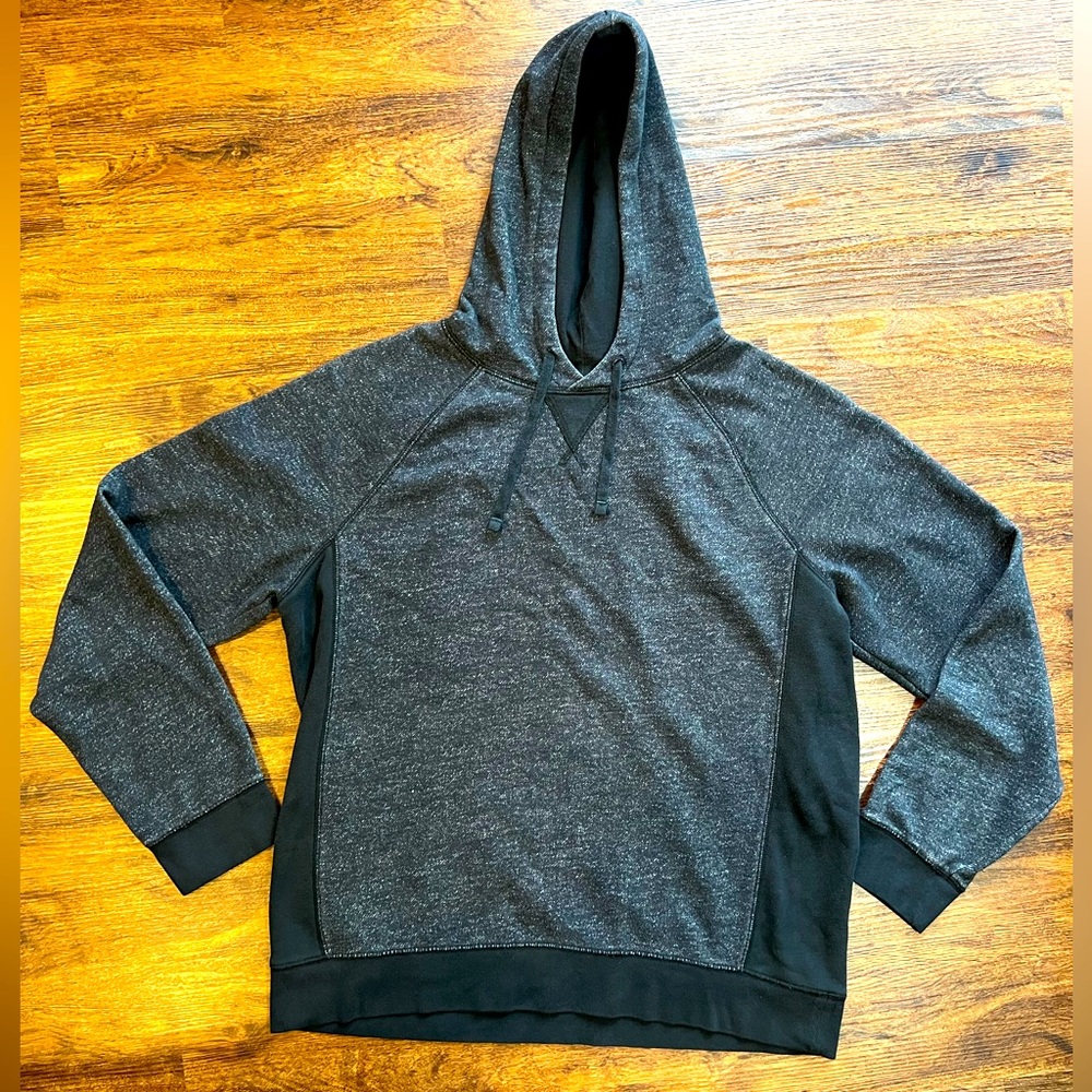 Urban pipeline light weight hooded sweatshirt size large